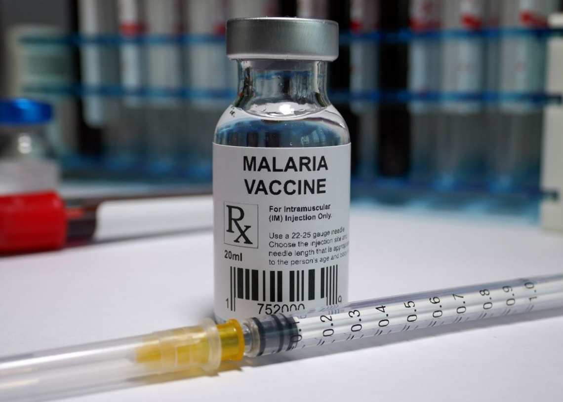 ВОЗ утвердила первую вакцину от малярии